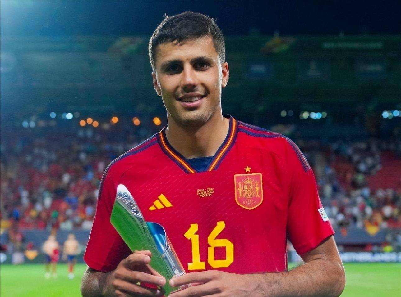 西班牙球员表现抢眼，奠定国家队实力基础的简单介绍