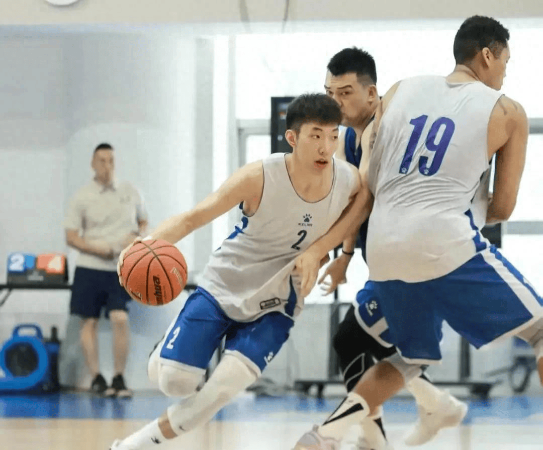 篮球职业联赛:战队阵容调整引发关注 篮球职业联赛:战队阵容调整引发关注