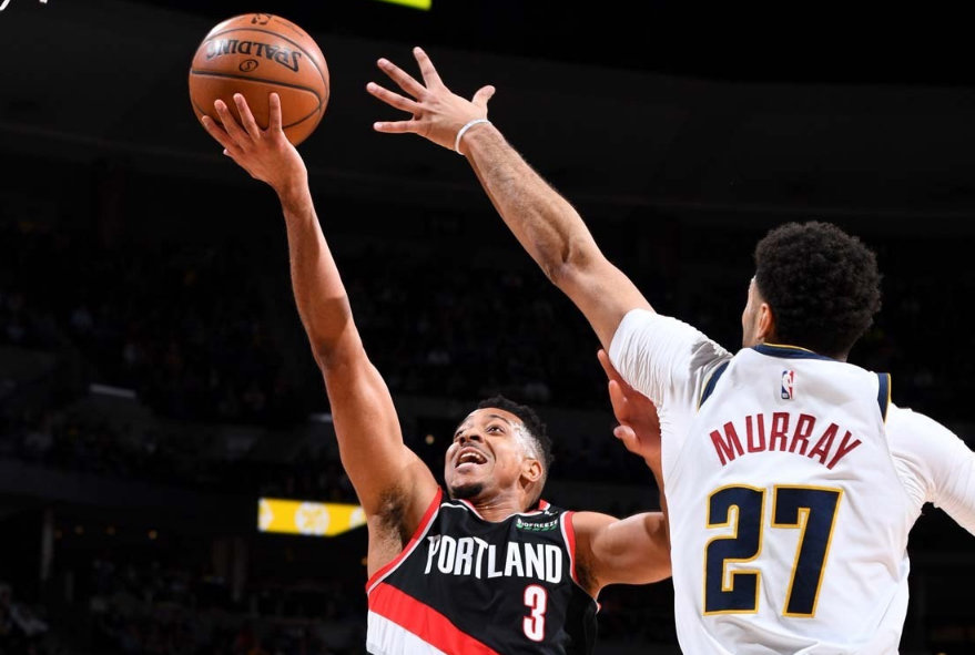 星空体育官方登录入口-马刺痛宰开拓者，主场取得胜利