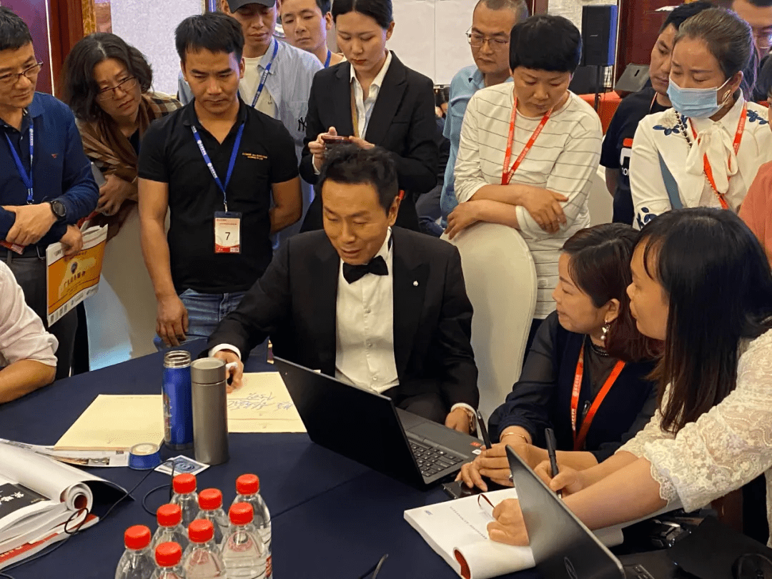 星空体育官方-随着比赛进行，双方规划出不同的策略！