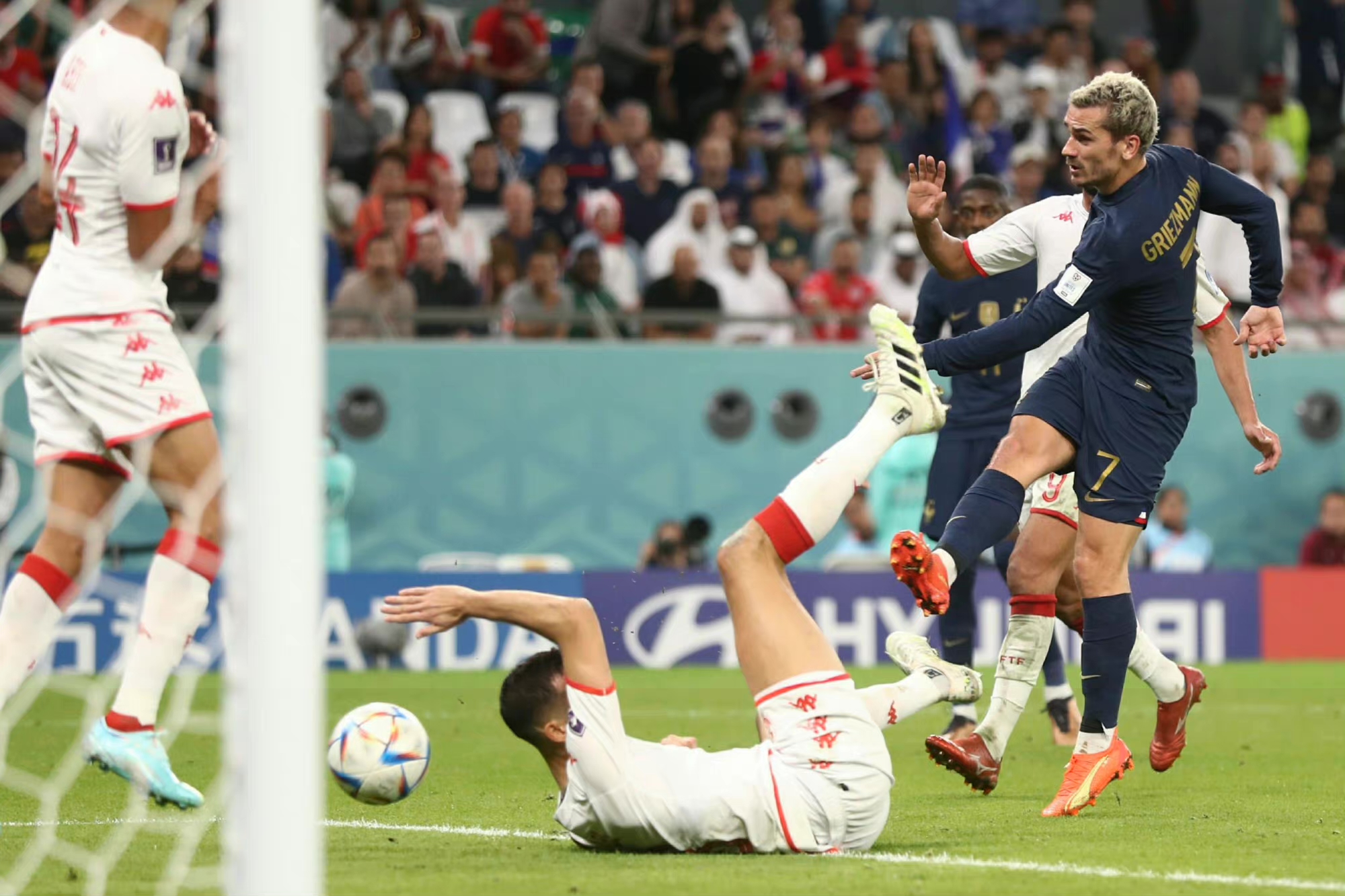 关于突尼斯女足队员为比赛付出尽全力的信息 关于突尼斯女足队员为比赛付出尽全力的信息