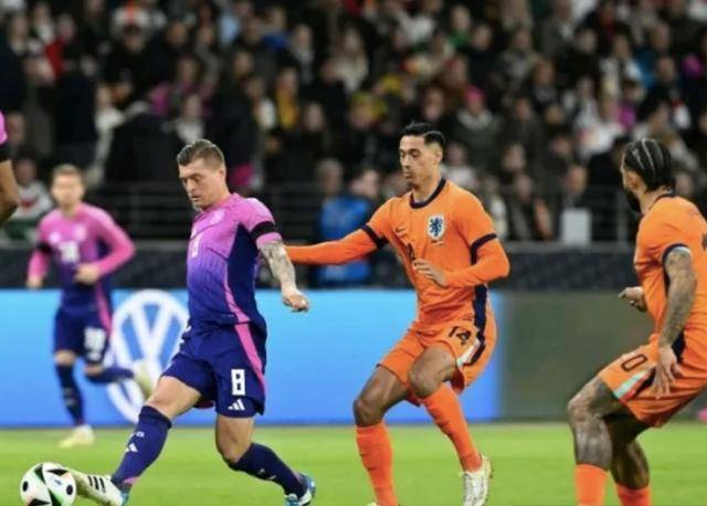 星空体育app-包含欧洲杯冠军守擂成功，半决赛实力再次凸显的词条