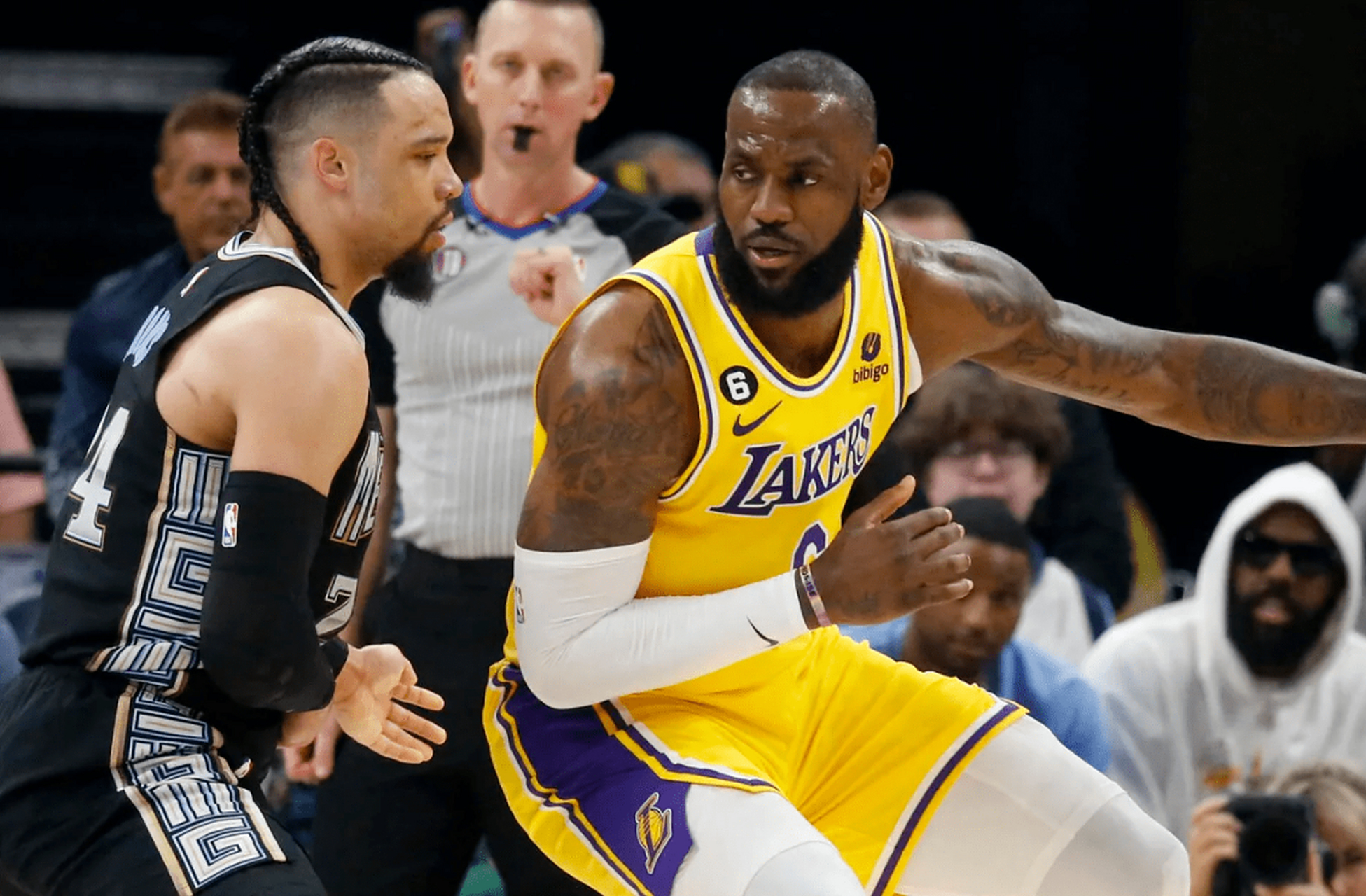 火箭遭遇惨败,湖人主场大胜 火箭遭遇惨败,湖人主场大胜