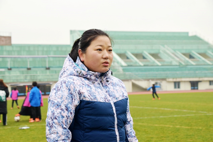 星空体育在线-为足球梦想拼搏，年轻女队展现实力的简单介绍