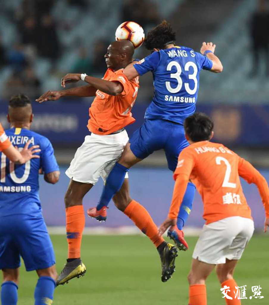 星空体育馆-包含江苏苏宁在家中战胜武汉卓尔，获得宝贵三分的词条