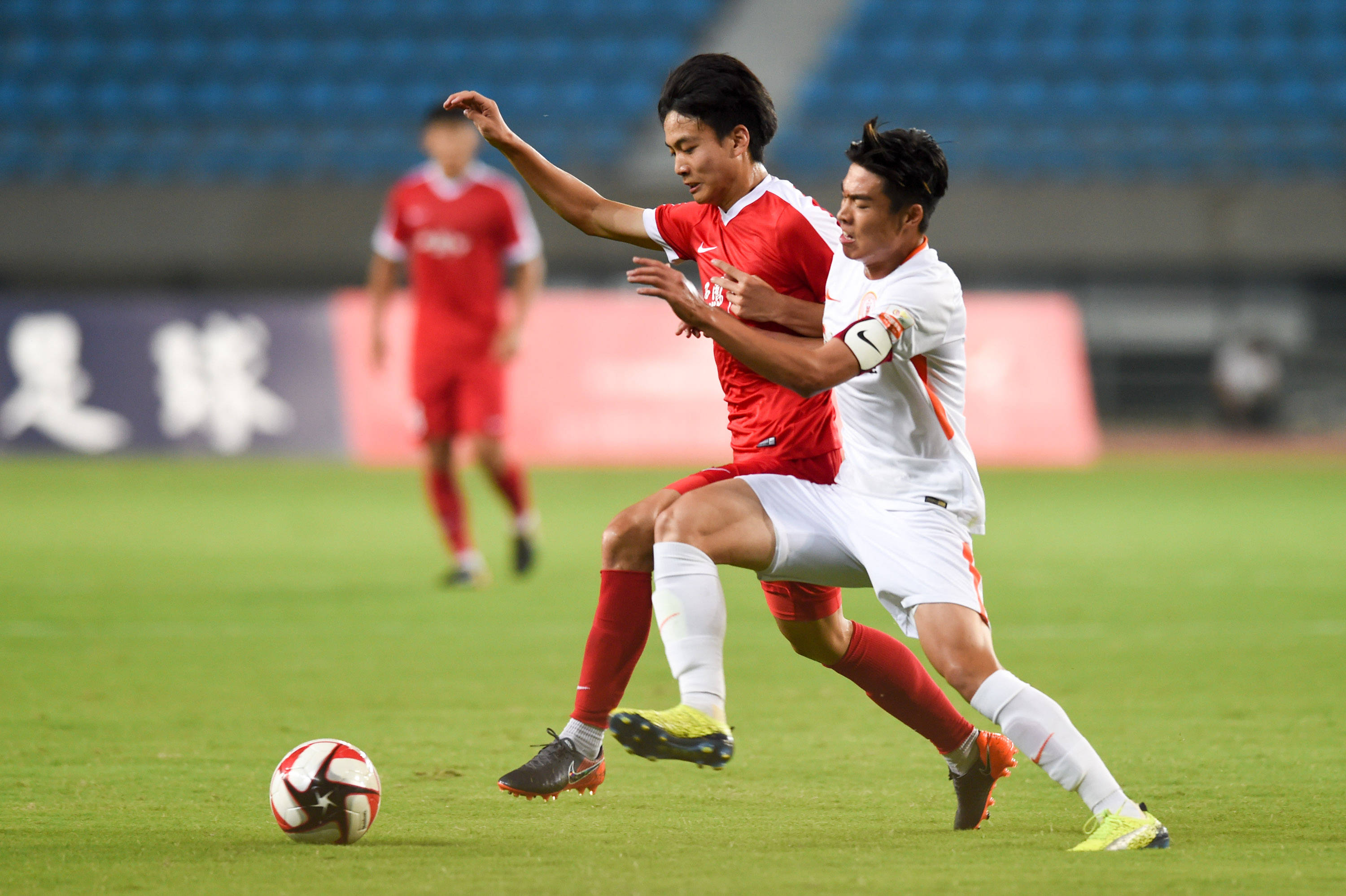 星空体育网页版-亚洲足球赛事的精彩瞬间回顾