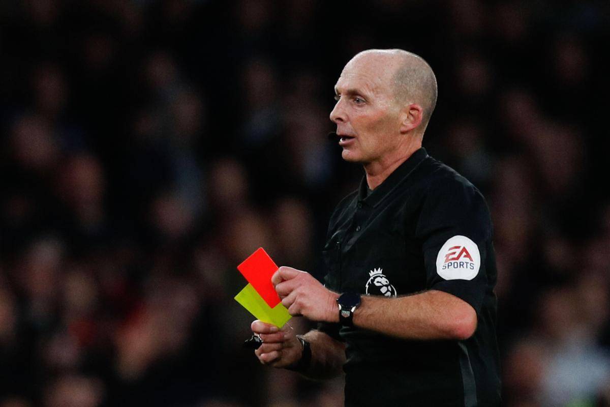 红黄蓝绿:四队对抗引发球迷狂热 红黄蓝绿:四队对抗引发球迷狂热