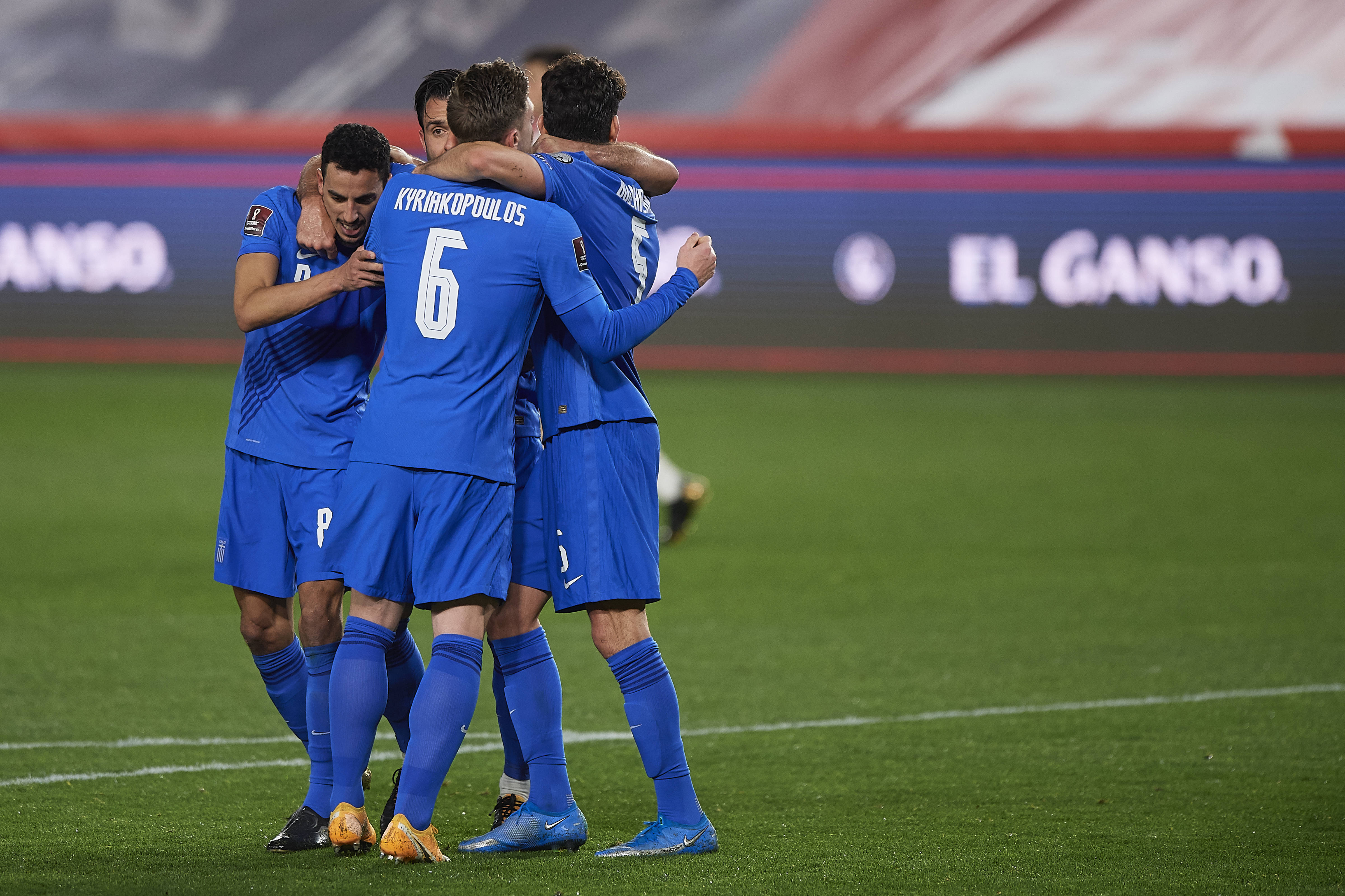 星空体育课程-欧预赛英雄辈出，球员飒爽英姿奋勇拼搏