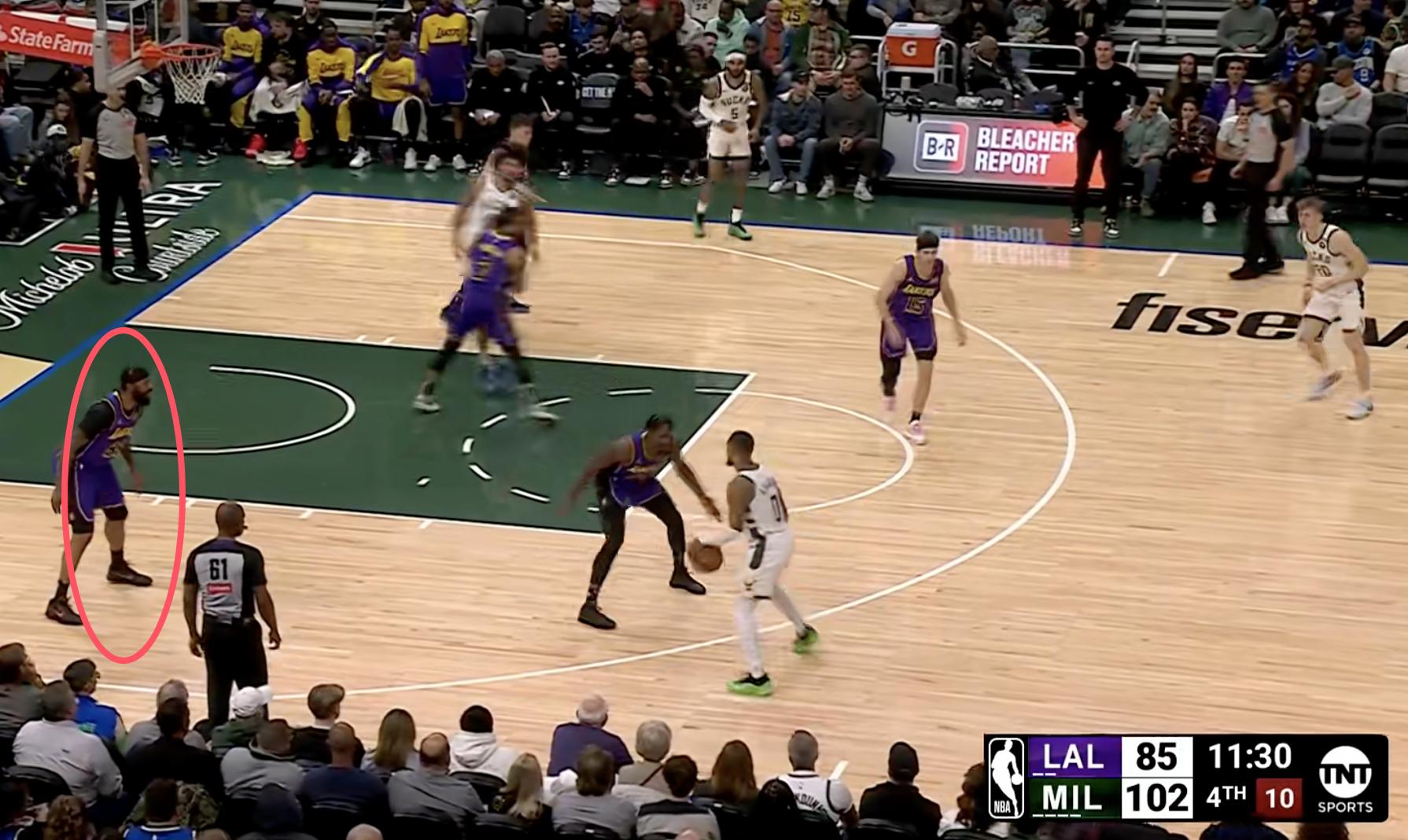 雄鹿不敌湖人,遭遇季后赛阻击的简单介绍 雄鹿不敌湖人,遭遇季后赛阻击的简单介绍