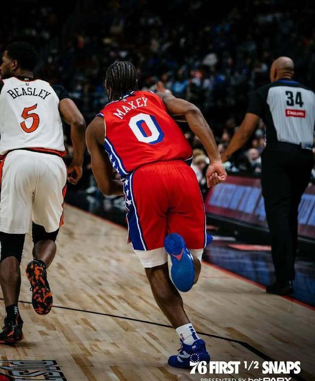 星空体育官方-包含76人主场大败灰熊，遭遇两连败的词条